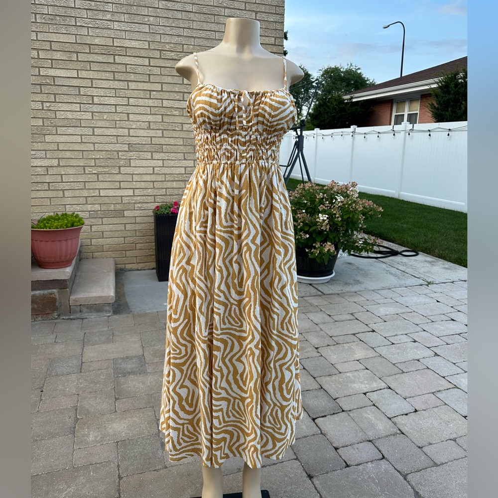 Dynamite Women's linen zebra print
gold DressSize M